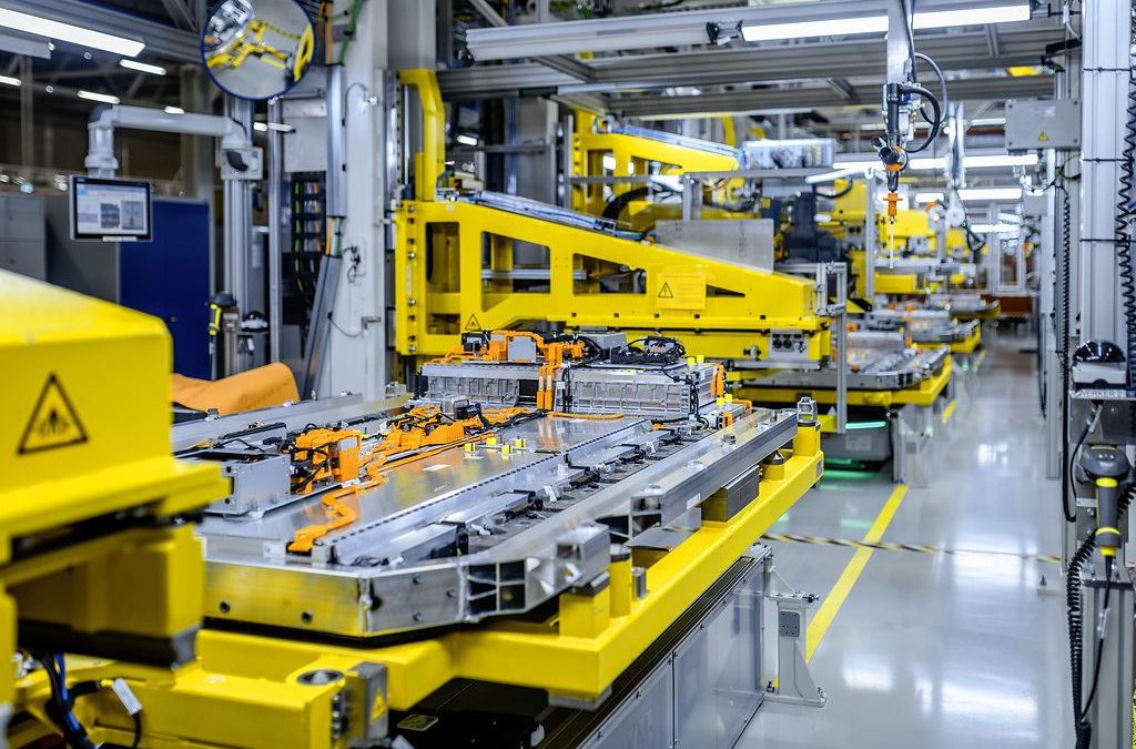 Mercedes-Benz und GROB starten Batterie-Kooperation