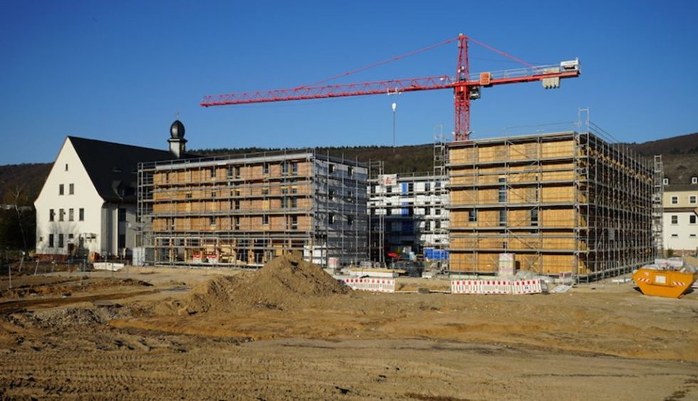 Collegium Academicum feiert Fertigstellung des HolzRohbaus Zeitenvogel