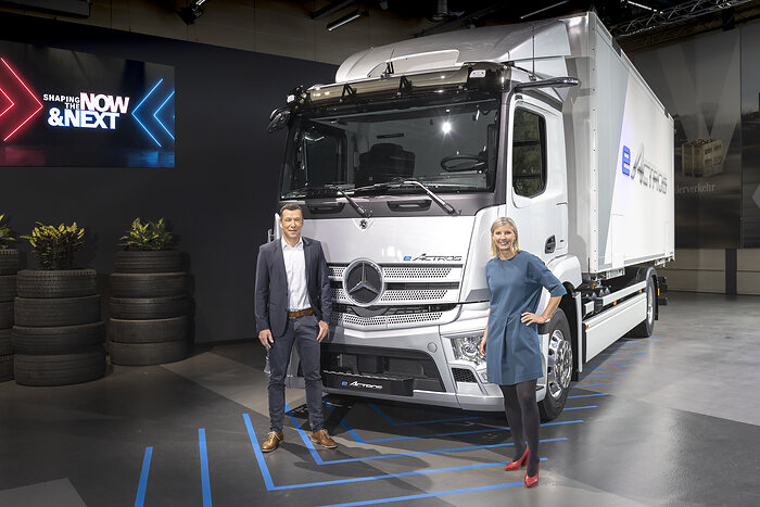 Mercedes-Benz Trucks präsentiert vollelektrische Fahrzeugen für den Straßengüterverkehr