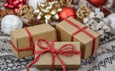 Deutschen kaufen Weihnachtsgeschenke im Netz